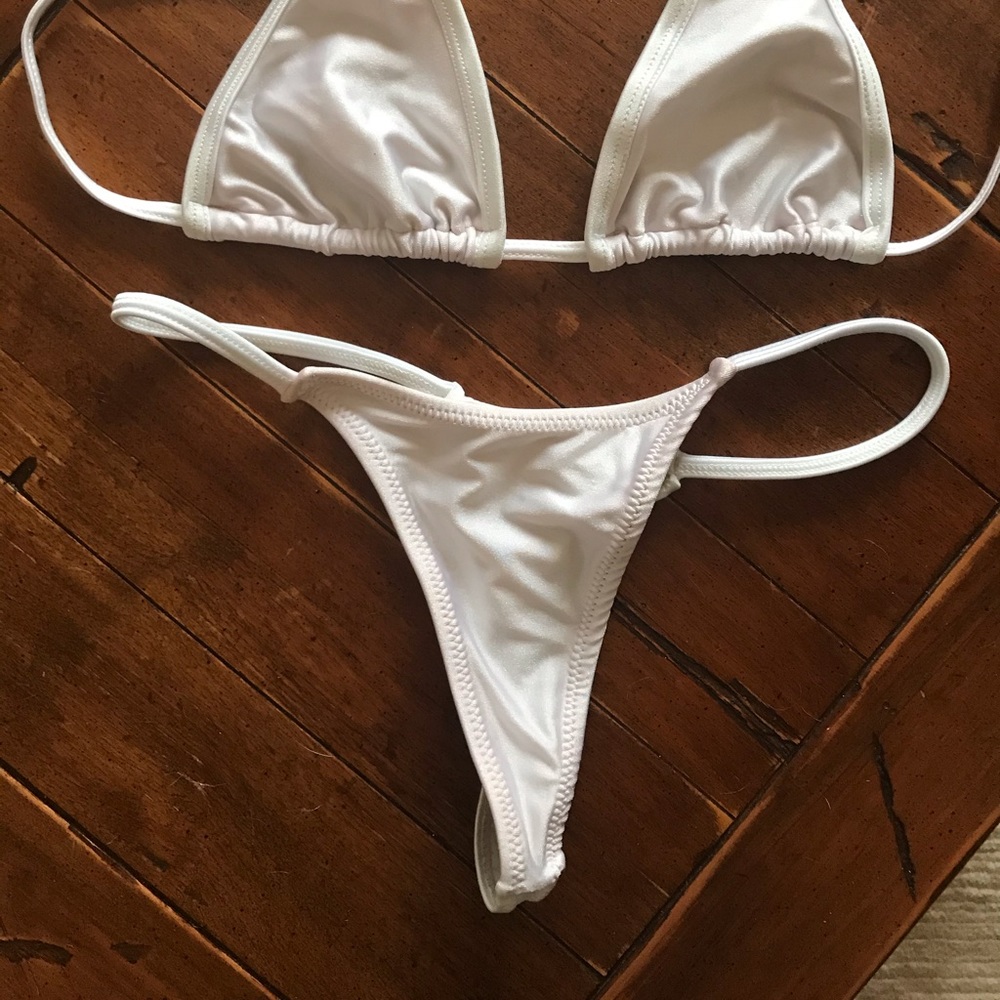 Bikini - Picture 7 of 7